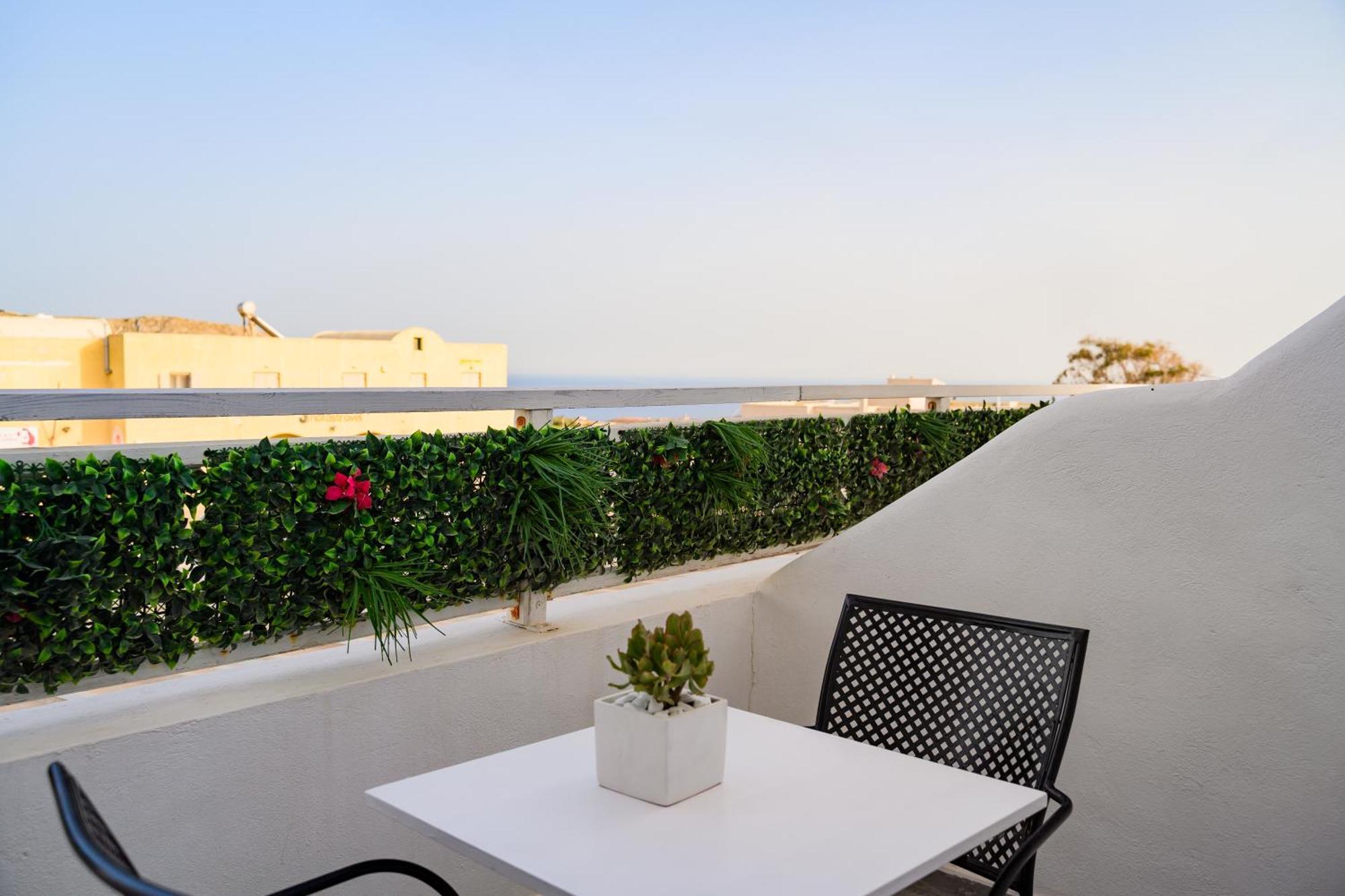 Impressive One Hotel Ormos Athinios Exterior photo